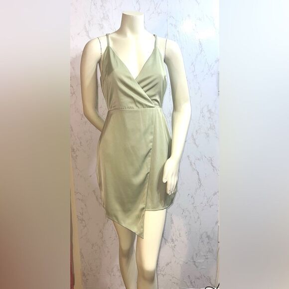 NWT Lulus Asymmetrical Dress - Picture 3 of 6